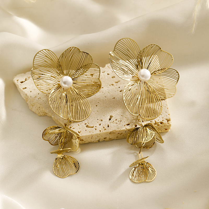 1 Paar Vintage-Stil Blume Überzug Edelstahl 304 14 Karat Vergoldet display picture 1