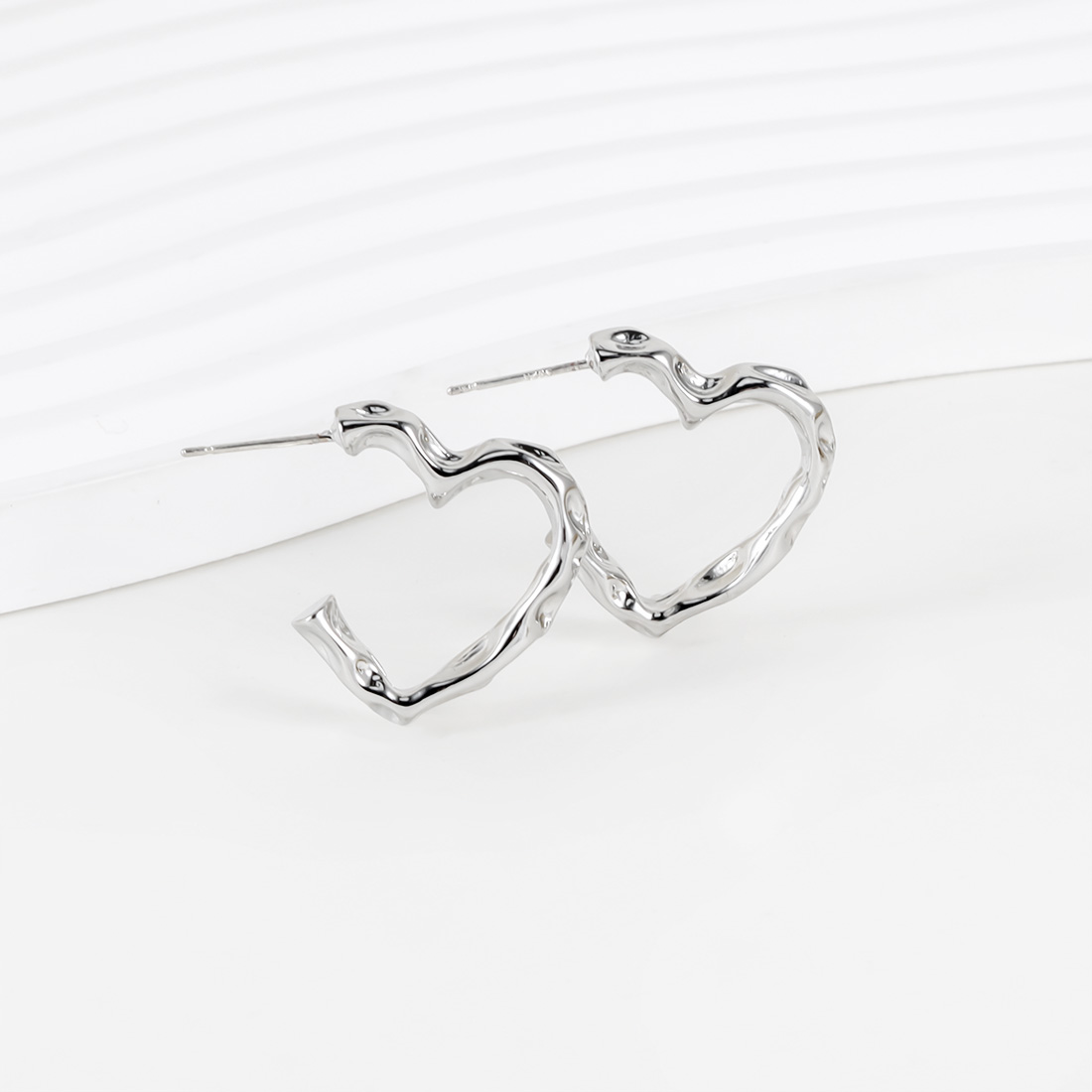 1 Pair Basic Simple Style Classic Style Irregular Solid Color Iron Silver Plated Earrings display picture 6
