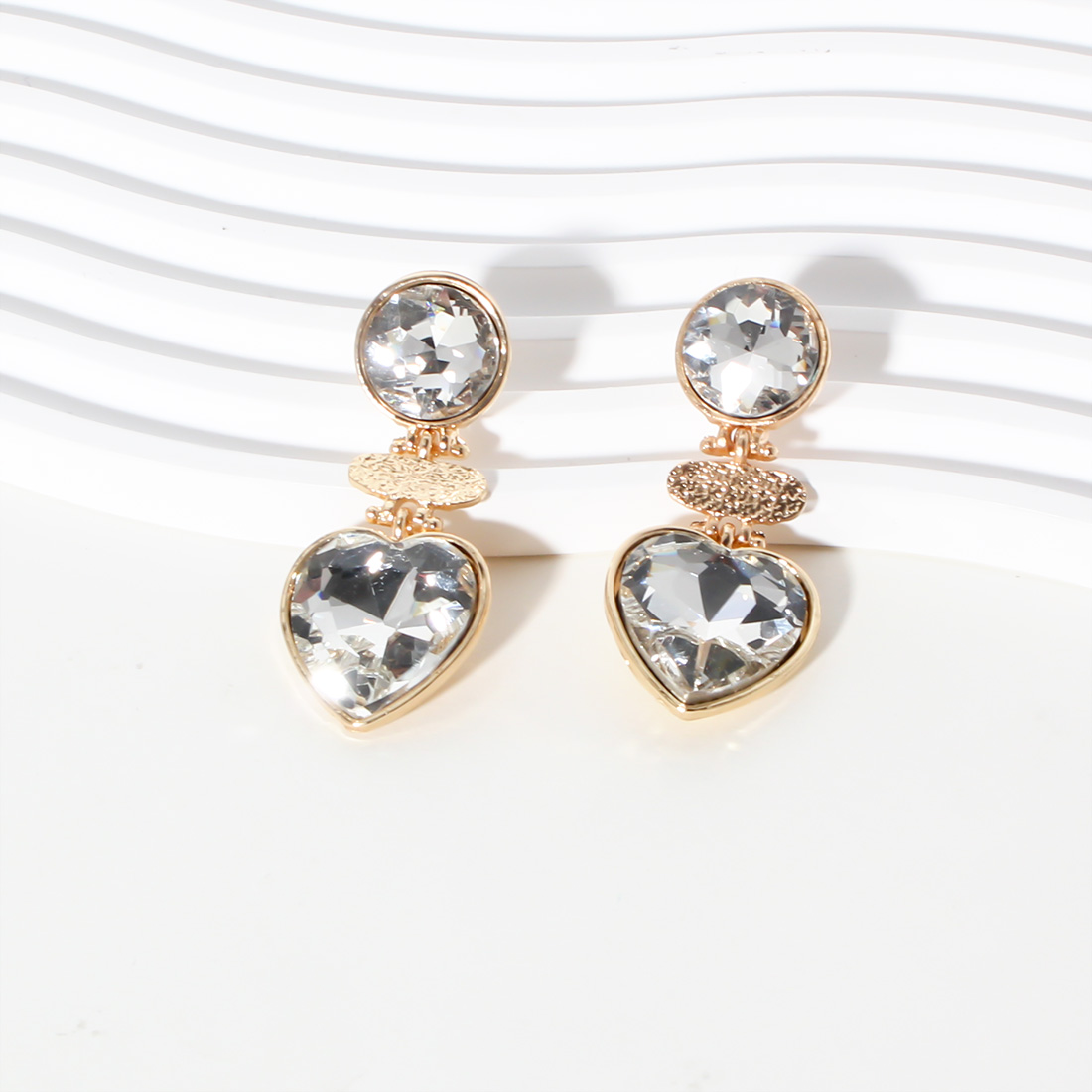 1 Pair Simple Style Classic Style Heart Shape Plating Inlay Alloy Rhinestones Gold Plated Drop Earrings display picture 6