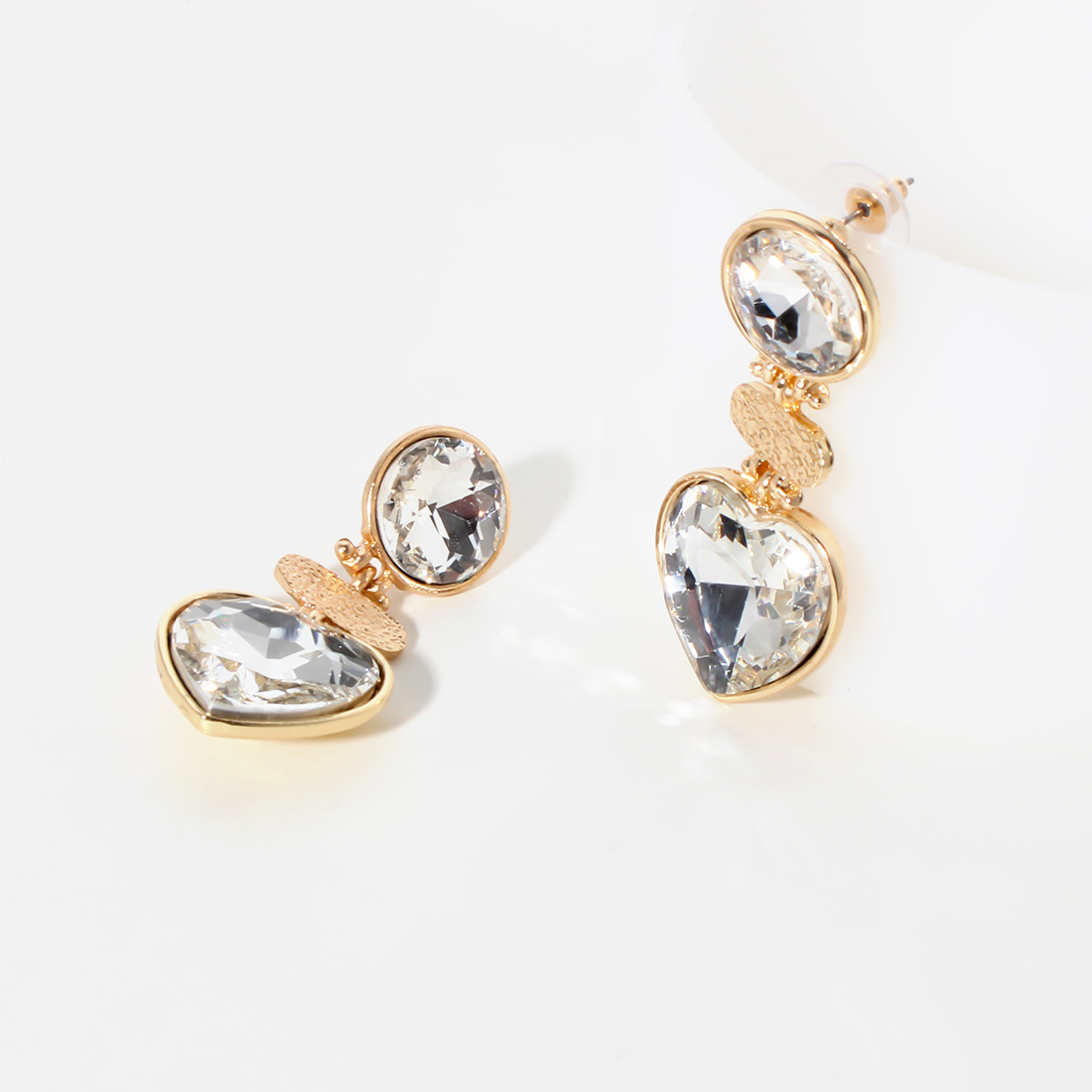 1 Pair Simple Style Classic Style Heart Shape Plating Inlay Alloy Rhinestones Gold Plated Drop Earrings display picture 7
