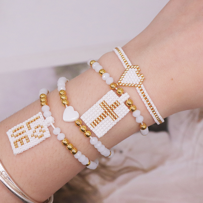 Elegant Luxurious Cross Letter Artificial Crystal Glass Knitting Women's Bracelets display picture 1