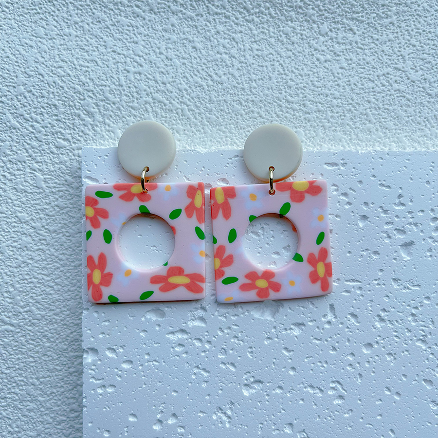 1 Pair Simple Style Classic Style Flower Handmade Soft Clay Drop Earrings display picture 4