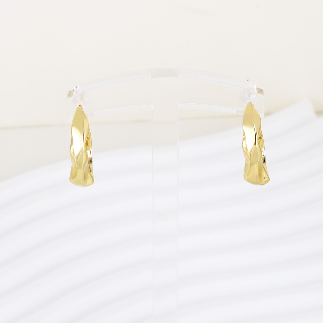 1 Pair Elegant Simple Style Commute Solid Color Iron Gold Plated Ear Studs display picture 3