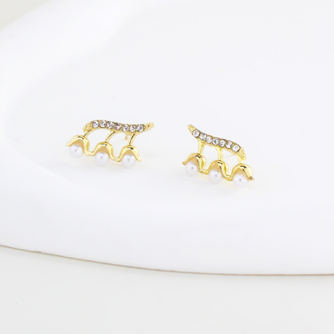 1 Pair Sweet Commute Flower Inlay Alloy Artificial Pearls Rhinestones Gold Plated Ear Studs display picture 5