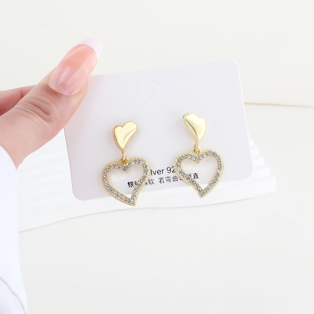 1 Pair Sweet Simple Style Heart Shape Hollow Out Inlay Alloy Rhinestones Gold Plated Drop Earrings display picture 2