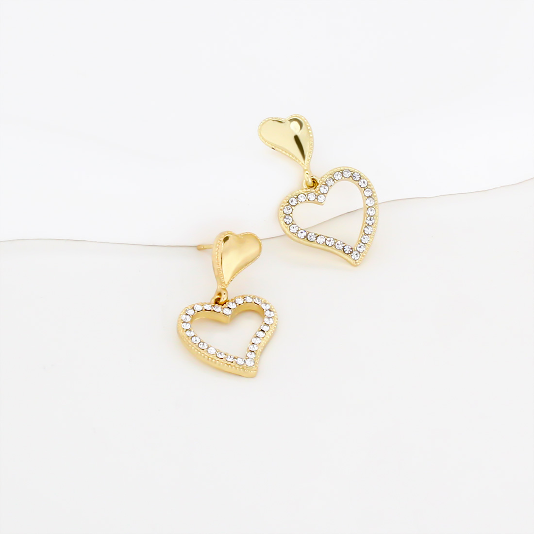 1 Pair Sweet Simple Style Heart Shape Hollow Out Inlay Alloy Rhinestones Gold Plated Drop Earrings display picture 3