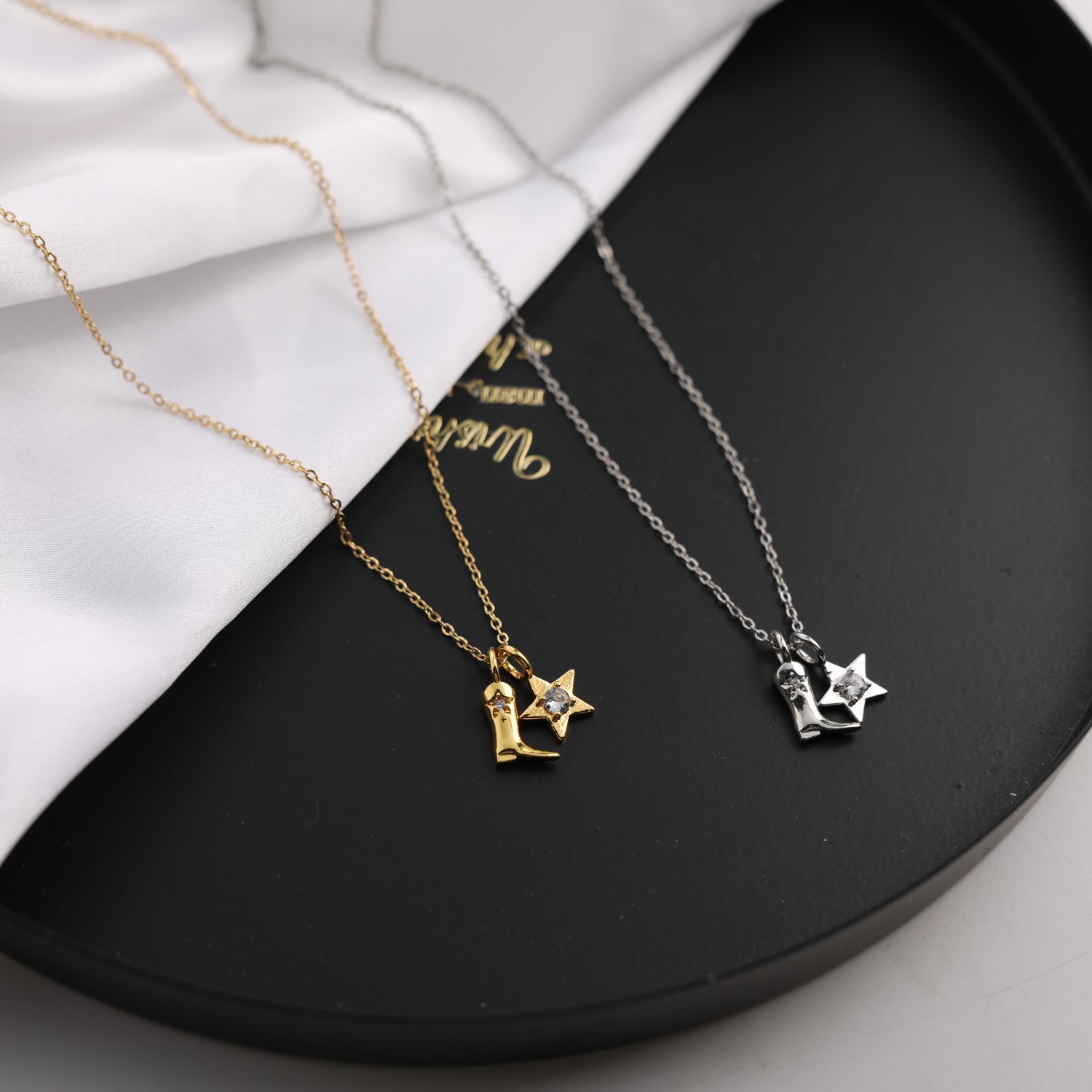 Wholesale Jewelry Hip-Hop Retro Star Boots 201 Stainless Steel Copper Gold Plated Plating Pendant Necklace display picture 4