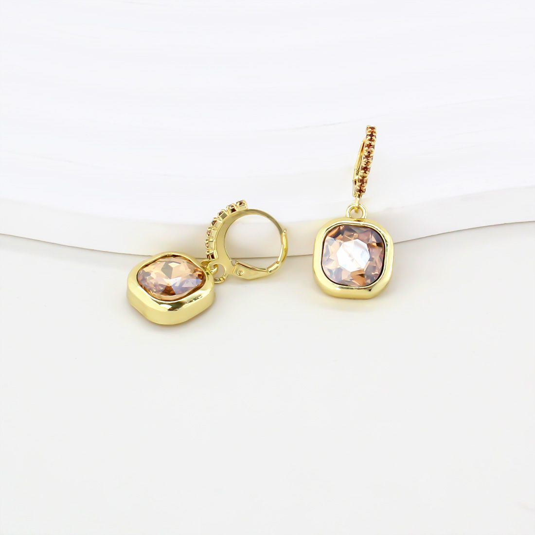 1 Pair Elegant Retro Commute Square Inlay Iron Glass Gold Plated Drop Earrings display picture 6