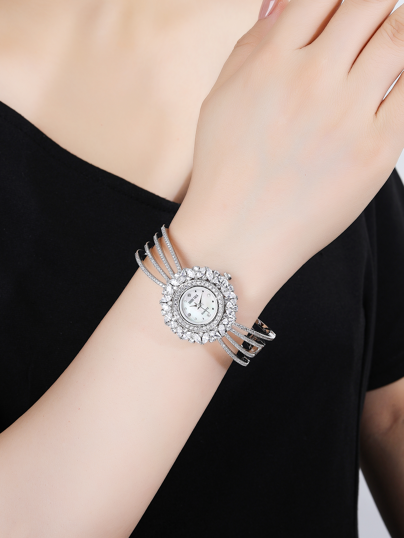 Elegant Glam Luxurious Solid Color Quartz Women's Watches display picture 1