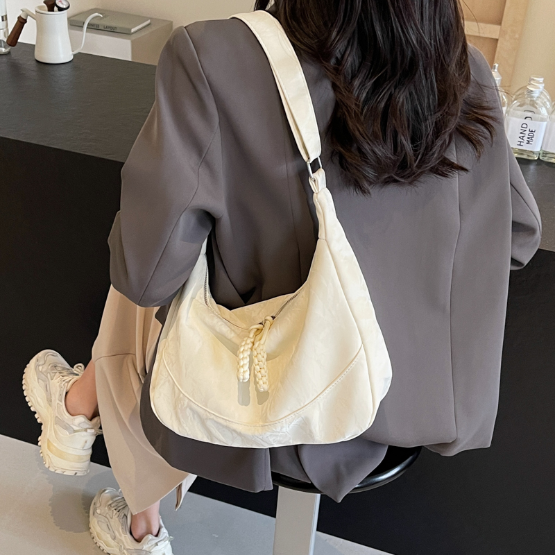 Women's Medium Cloth Solid Color Basic Classic Style Sewing Thread Zipper Crossbody Bag display picture 13