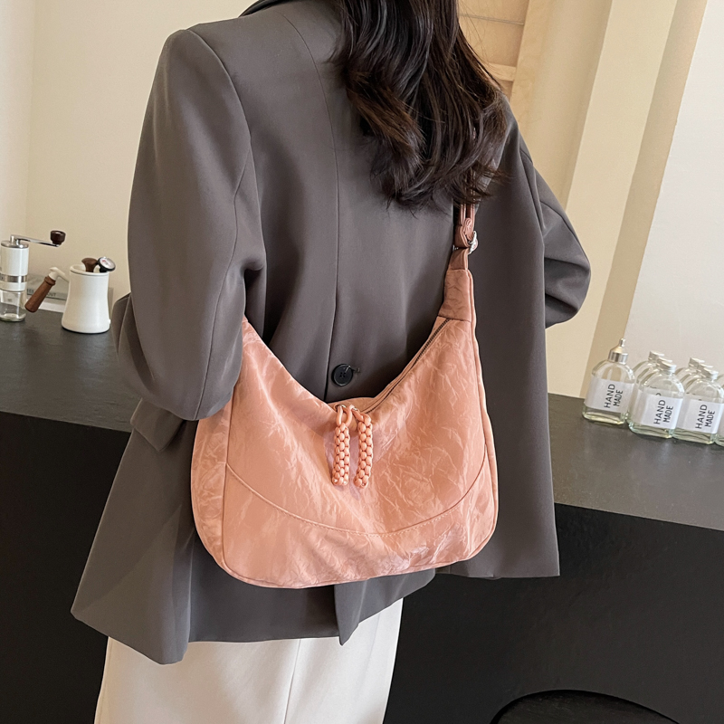 Women's Medium Cloth Solid Color Basic Classic Style Sewing Thread Zipper Crossbody Bag display picture 10