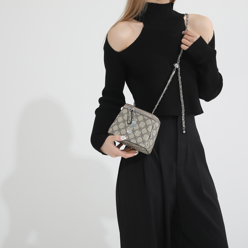 Women's Medium Pu Leather Leopard Streetwear Zipper Crossbody Bag display picture 14