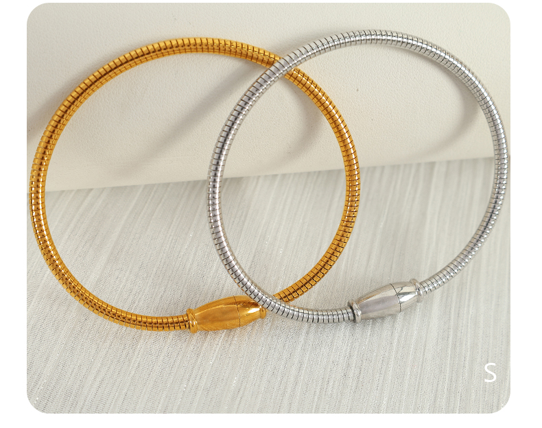 Titan Stahl 18 Karat Vergoldet Einfacher Stil Runden Überzug Linien Armbänder display picture 3