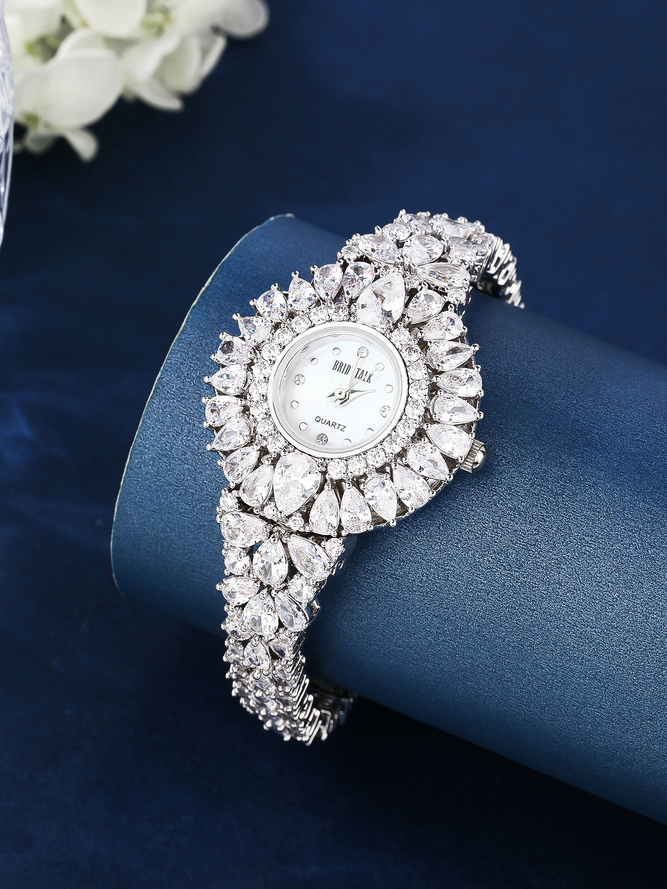 Elegant Glam Luxurious Solid Color Lathe Buckle Electronic Women's Watches display picture 2