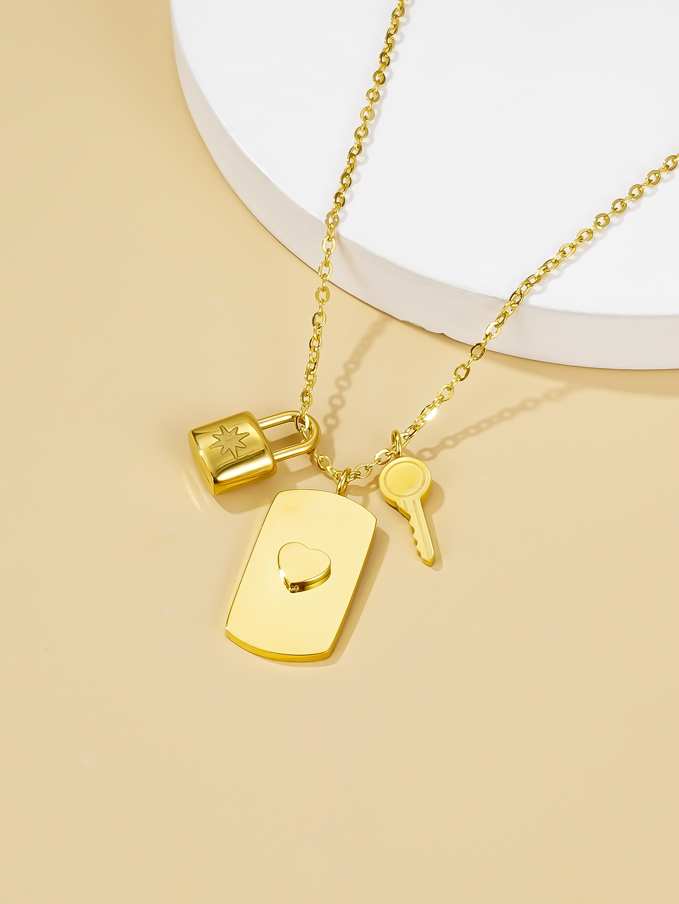 304 Stainless Steel Titanium Steel 18K Gold Plated Simple Style Classic Style Polishing Plating Heart Shape Key Lock Pendant Necklace display picture 2