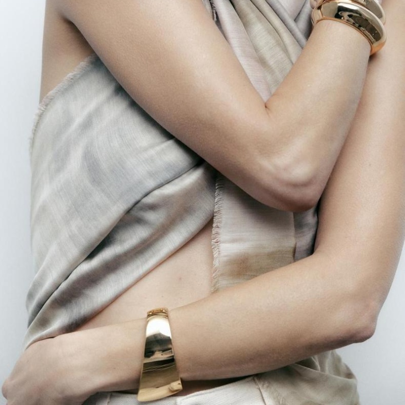 Übertrieben Moderner Stil Irregulär Geometrisch Einfarbig Legierung Kupfer Polieren Überzug Frau Armband Armreif display picture 1
