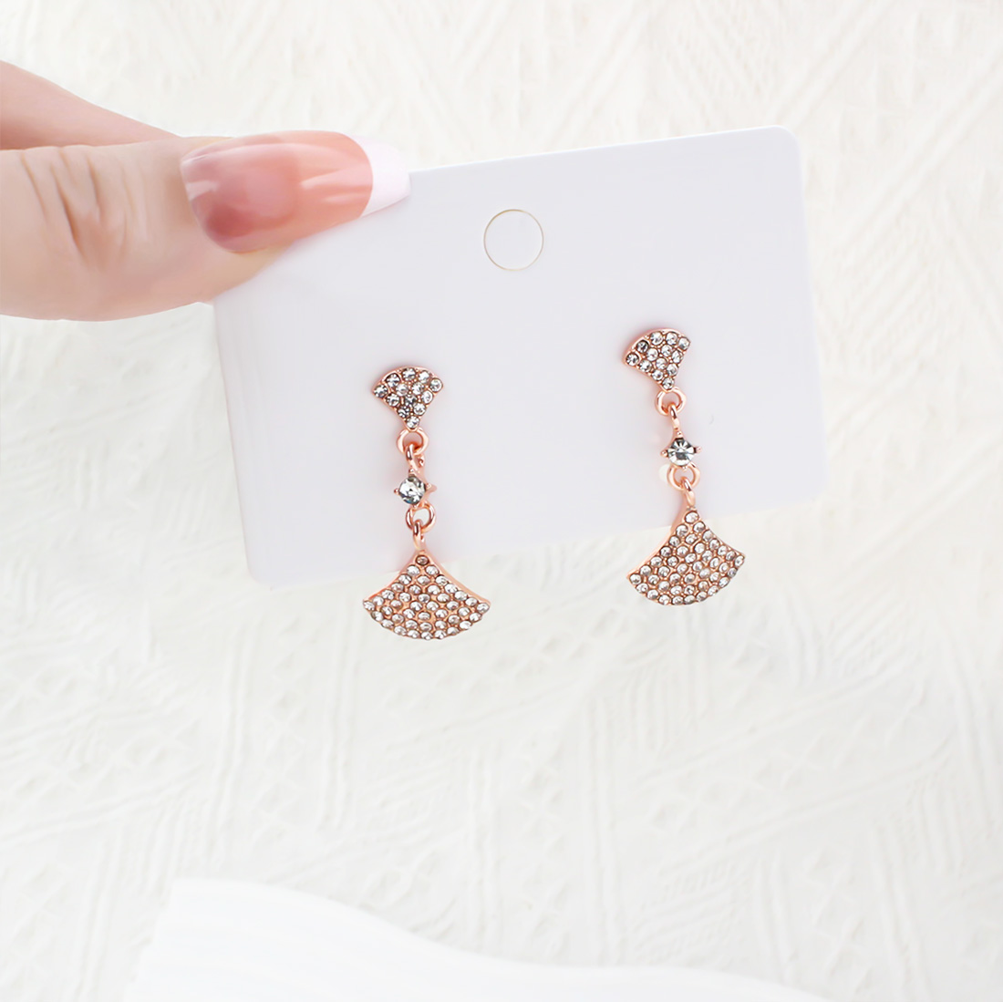 1 Pair Simple Style Classic Style Ginkgo Leaf Plating Inlay Alloy Rhinestones Gold Plated Drop Earrings display picture 2