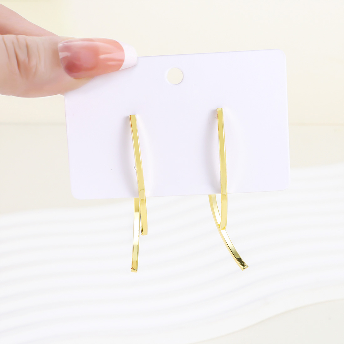 1 Pair Simple Style Classic Style Solid Color Plating Iron Gold Plated Ear Studs display picture 2