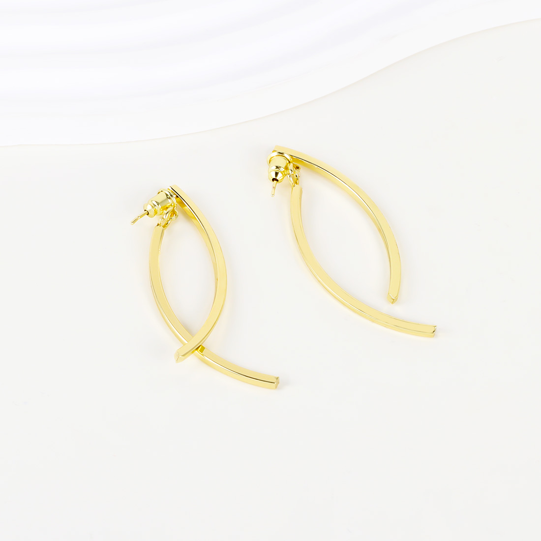 1 Pair Simple Style Classic Style Solid Color Plating Iron Gold Plated Ear Studs display picture 5