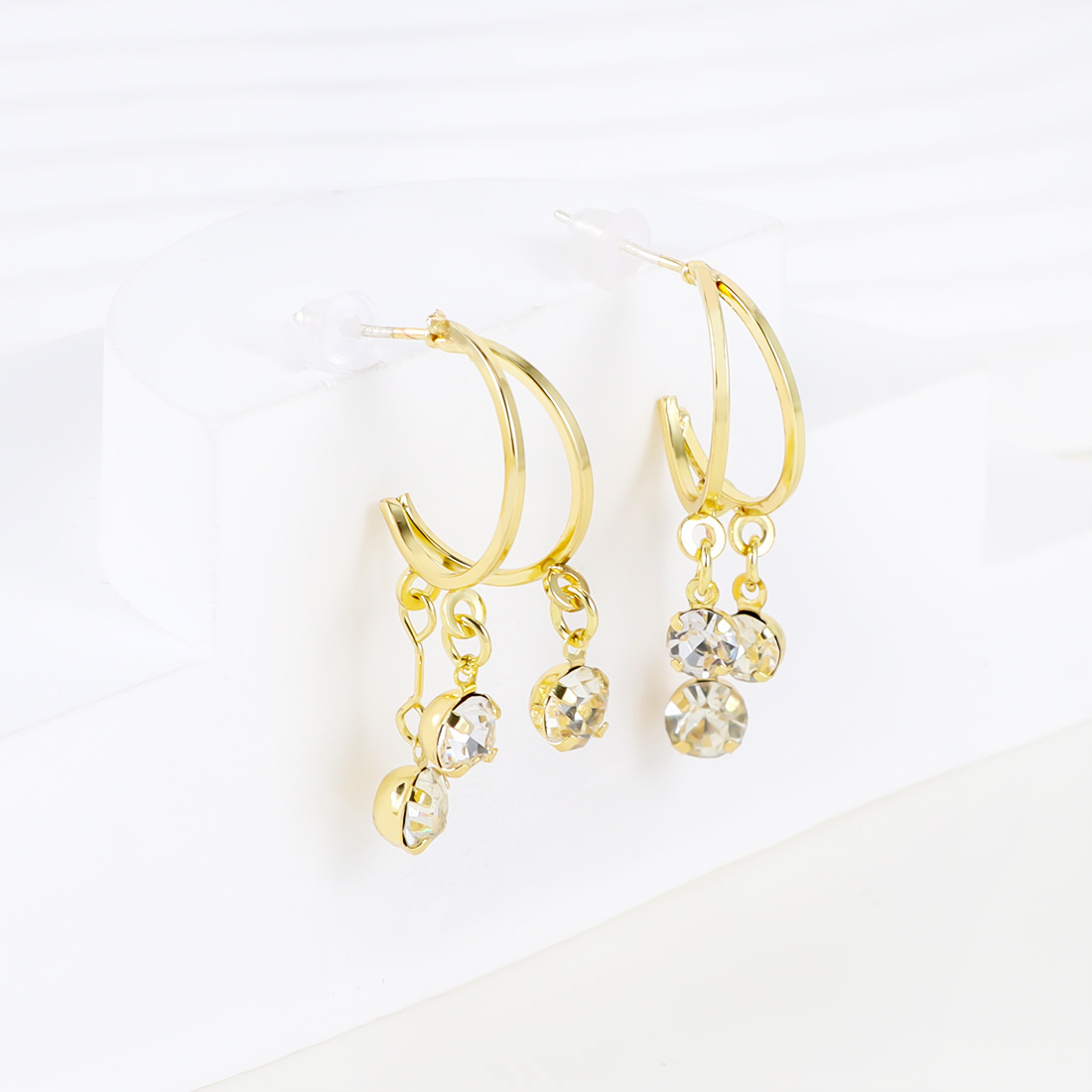 1 Pair Simple Style Classic Style Solid Color Plating Inlay Iron Rhinestones Gold Plated Drop Earrings display picture 3