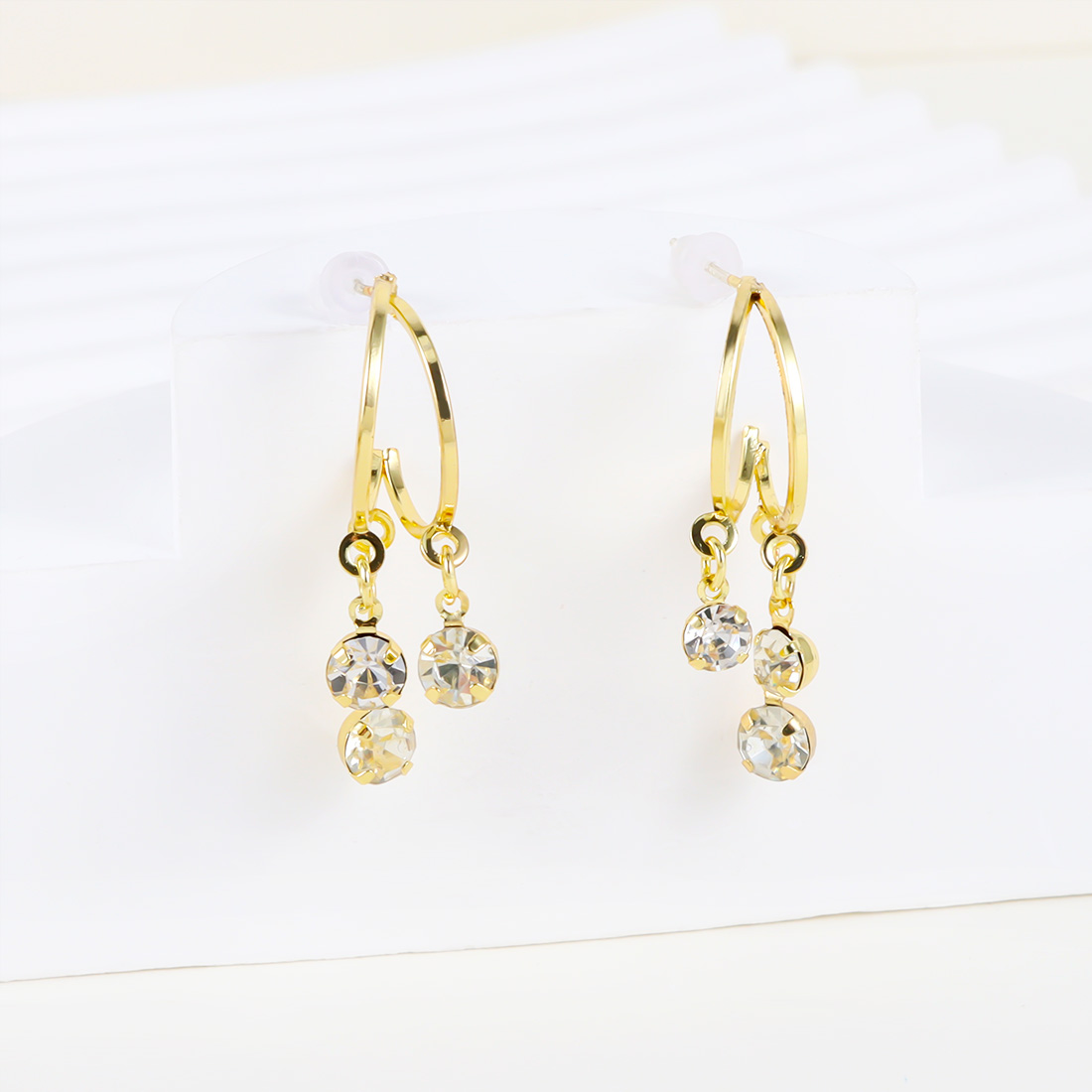 1 Pair Simple Style Classic Style Solid Color Plating Inlay Iron Rhinestones Gold Plated Drop Earrings display picture 4