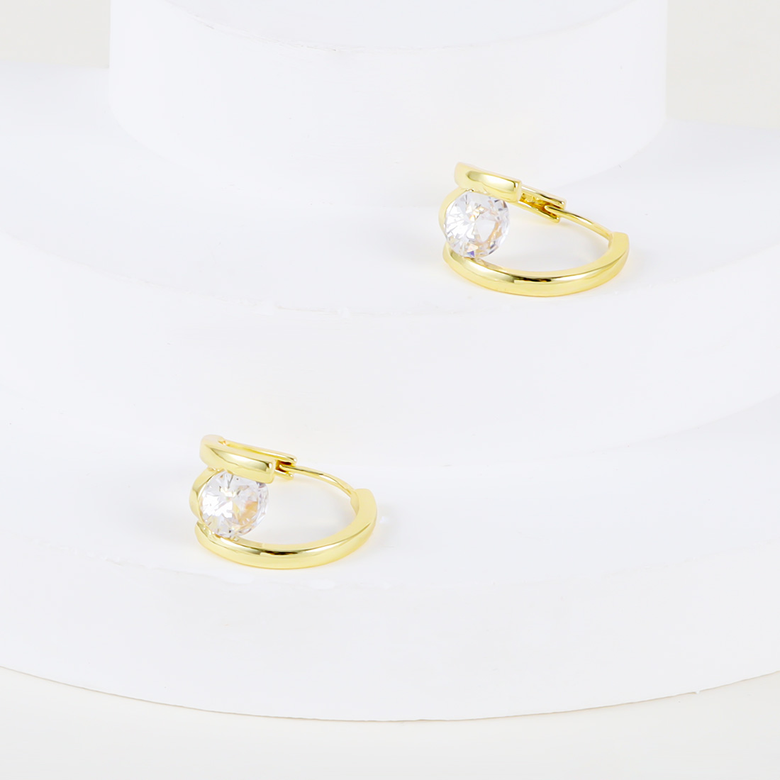 1 Paar Elegant Einfacher Stil Einfarbig Überzug Inlay Eisen Strasssteine Vergoldet Ohrringe display picture 3