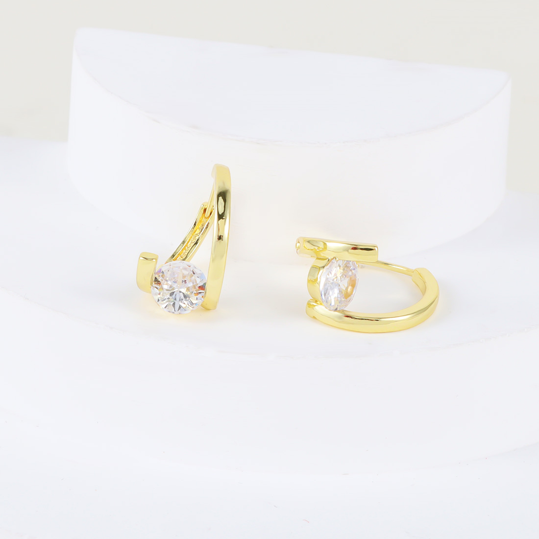 1 Par Elegante Estilo Simple Color Sólido Enchapado Embutido Hierro Diamantes De Imitación Chapado En Oro Aretes display picture 5