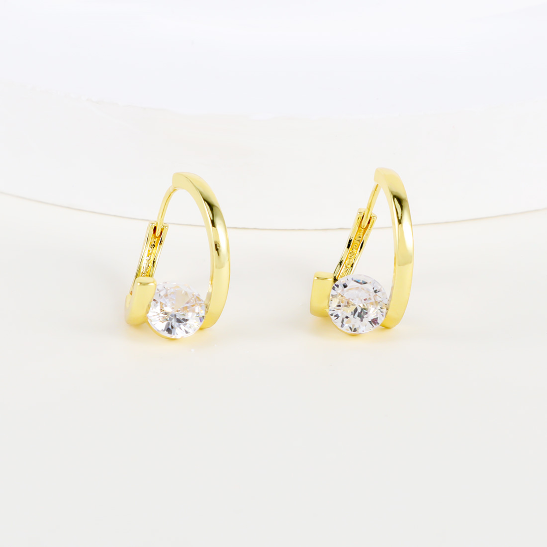 1 Paar Elegant Einfacher Stil Einfarbig Überzug Inlay Eisen Strasssteine Vergoldet Ohrringe display picture 8