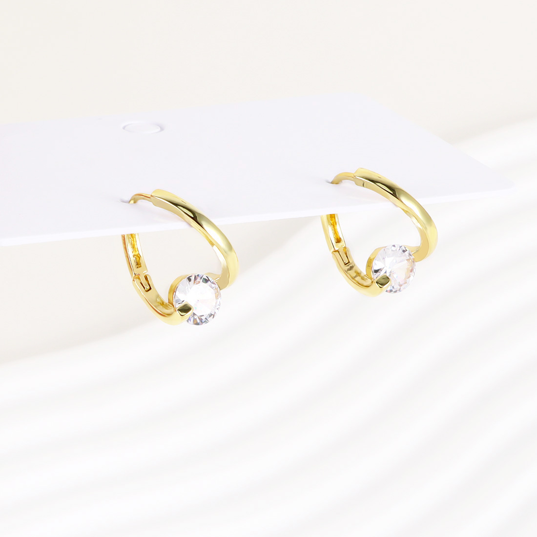 1 Paar Elegant Einfacher Stil Einfarbig Überzug Inlay Eisen Strasssteine Vergoldet Ohrringe display picture 9
