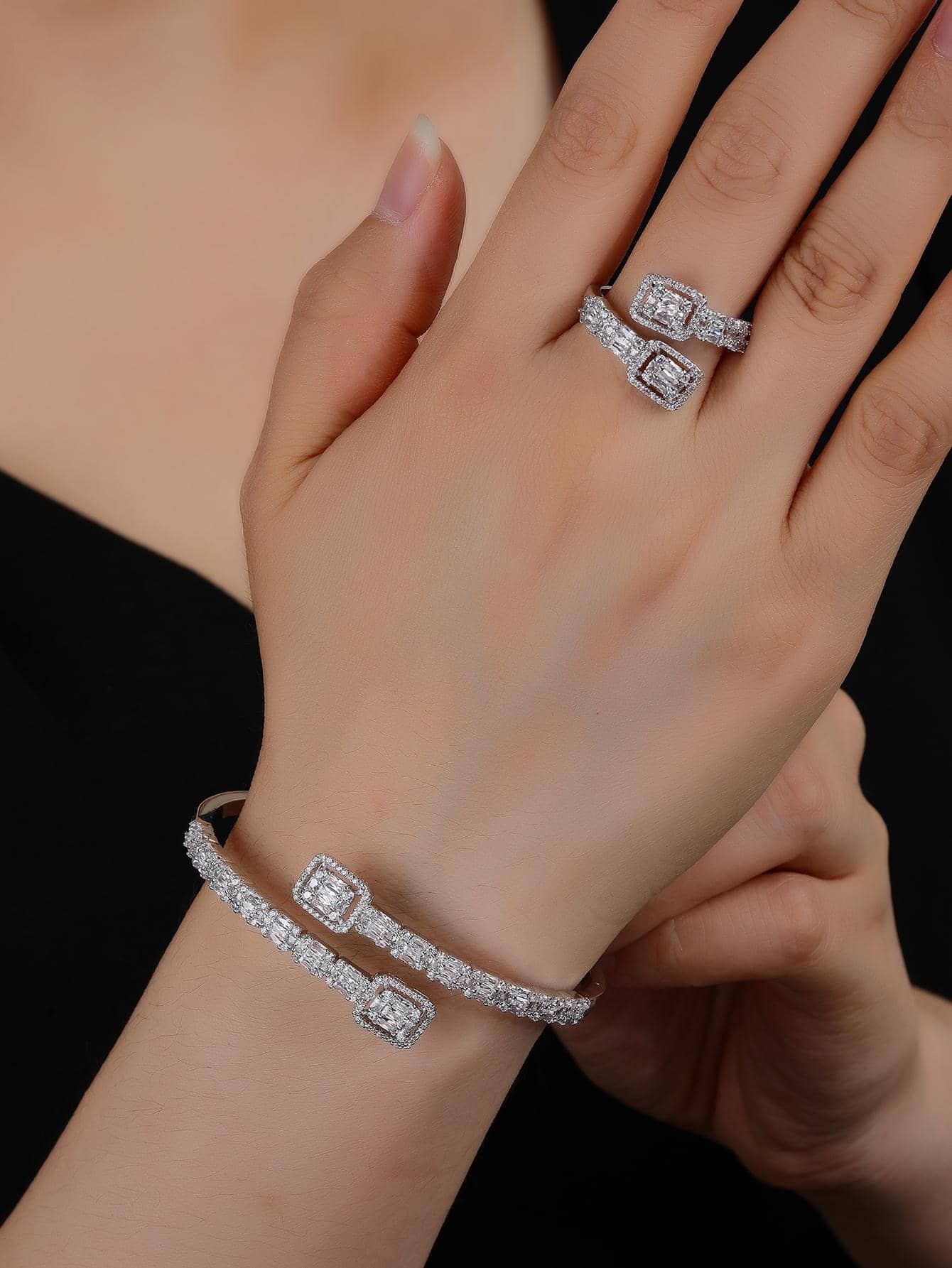 Kupfer Elegant Dame Inlay Quadrat Zirkon Ringe Armbänder display picture 3