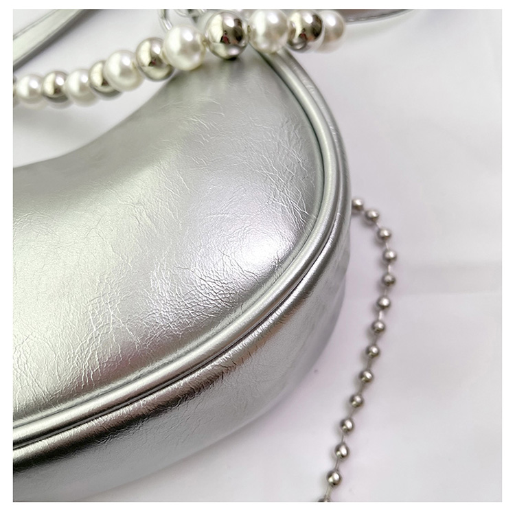 Frau Mittel Pu-Leder Einfarbig Klassischer Stil Perlen Knödelform Reißverschluss Achseltasche display picture 1