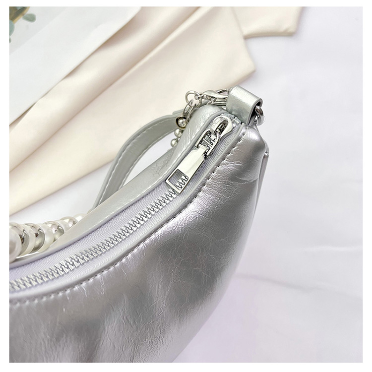 Women's Medium Pu Leather Solid Color Classic Style Beading Dumpling Shape Zipper Underarm Bag display picture 4