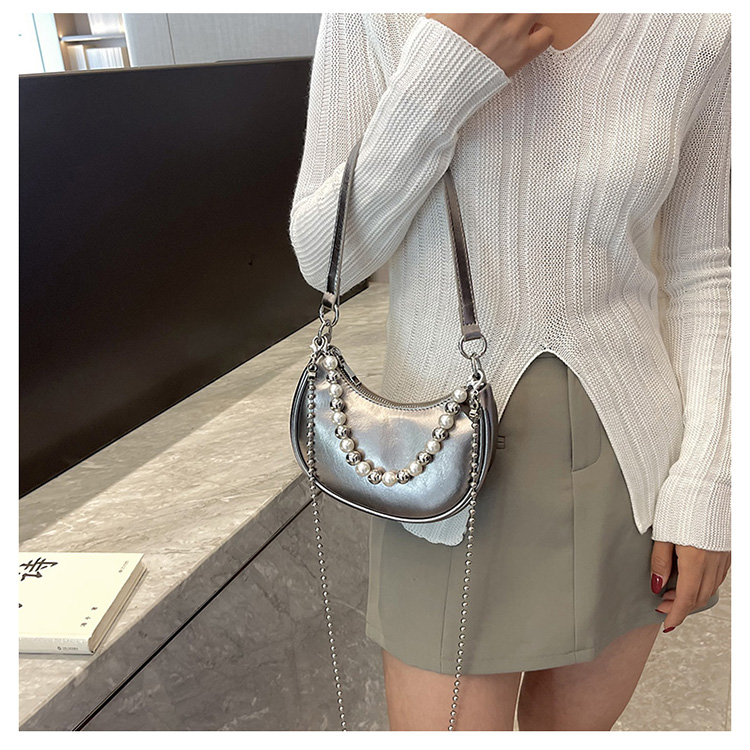 Women's Medium Pu Leather Solid Color Classic Style Beading Dumpling Shape Zipper Underarm Bag display picture 8