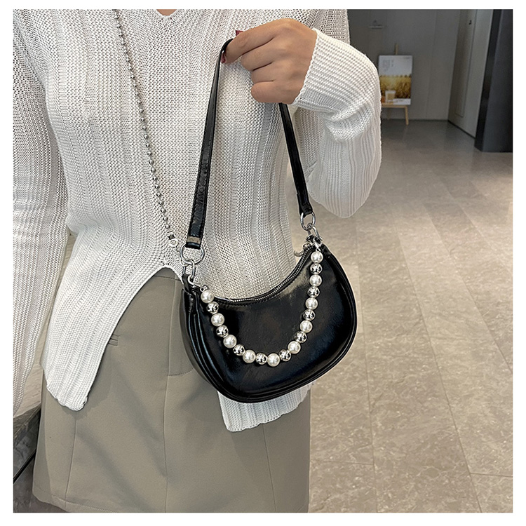 Women's Medium Pu Leather Solid Color Classic Style Beading Dumpling Shape Zipper Underarm Bag display picture 13