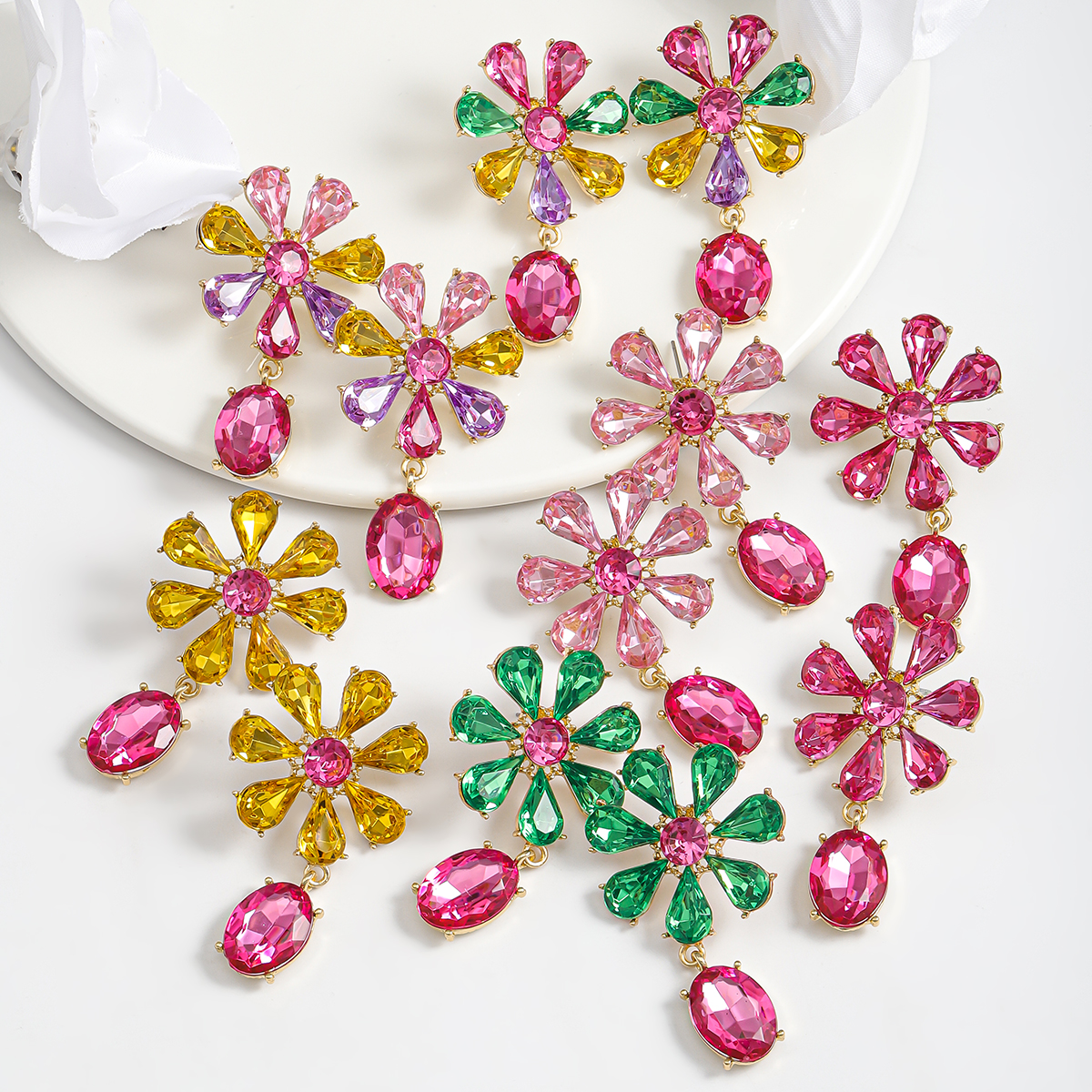 1 Pair Sweet Classic Style Shiny Oval Flower Polishing Inlay Alloy Rhinestones Drop Earrings display picture 8