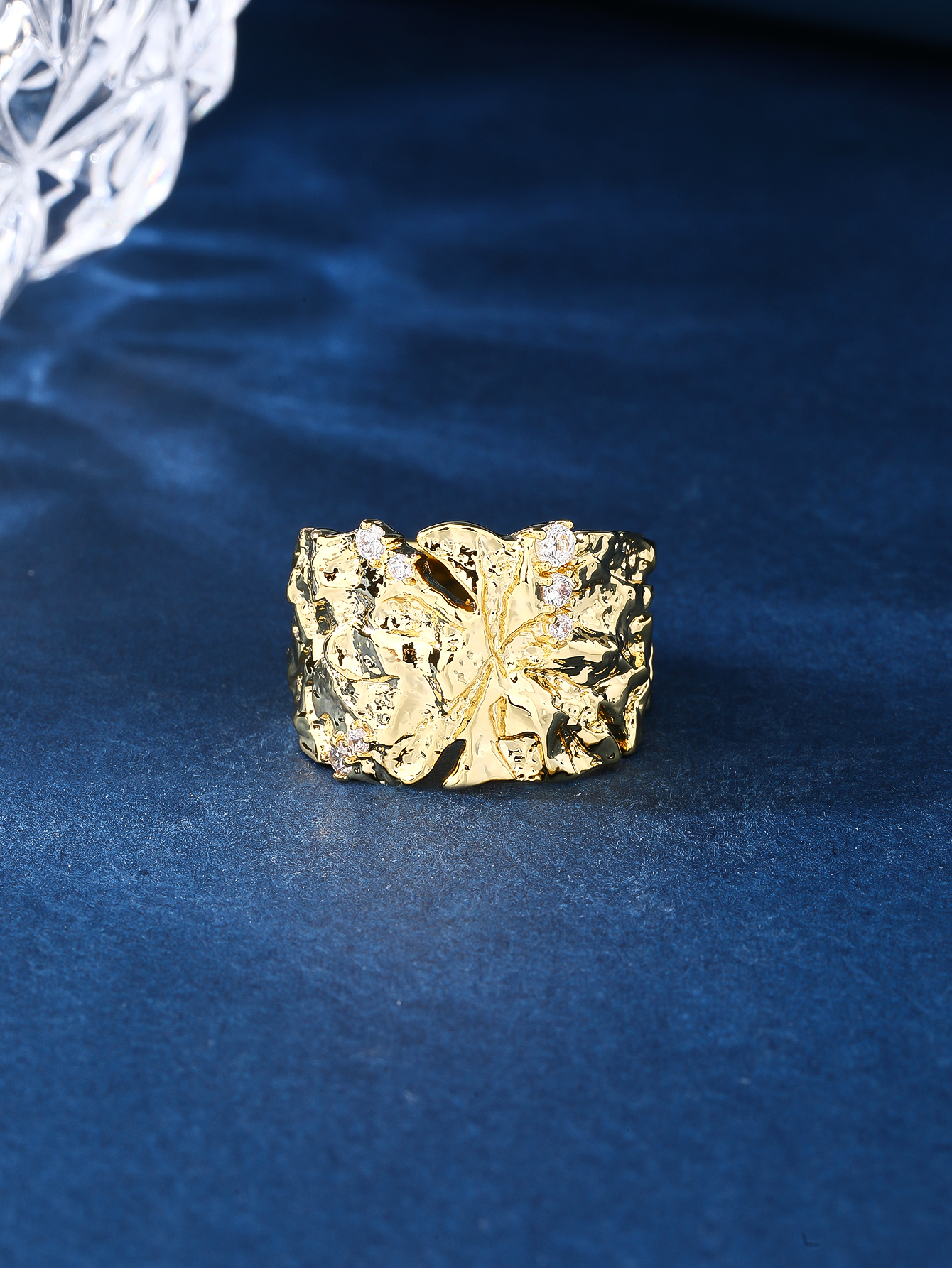 Cobre Chapados en oro de 18k Elegante Glamour Lujoso Enchapado Embutido Color Sólido Circón Anillos De Banda Ancha display picture 2