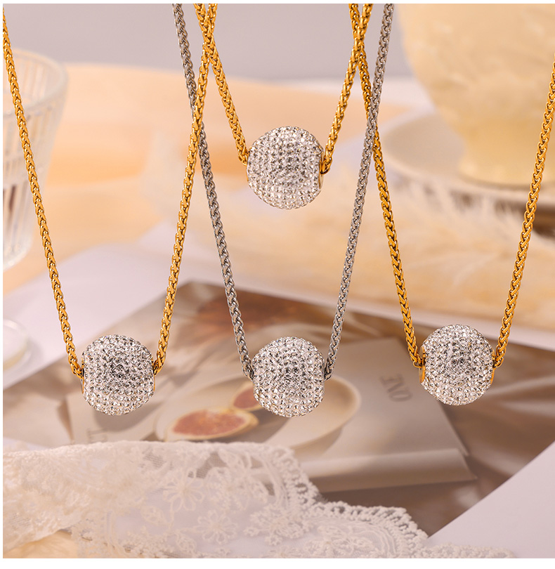 Acero Titanio Chapados en oro de 18k Elegante Estilo Francés Estilo Simple Embutido Ronda Diamantes De Imitación Collar display picture 1