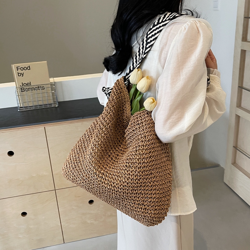Women's Vacation Beach Solid Color Straw Shopping Bags display picture 10