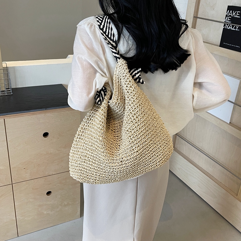 Women's Vacation Beach Solid Color Straw Shopping Bags display picture 9