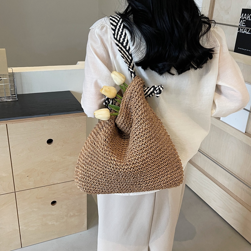 Women's Vacation Beach Solid Color Straw Shopping Bags display picture 7