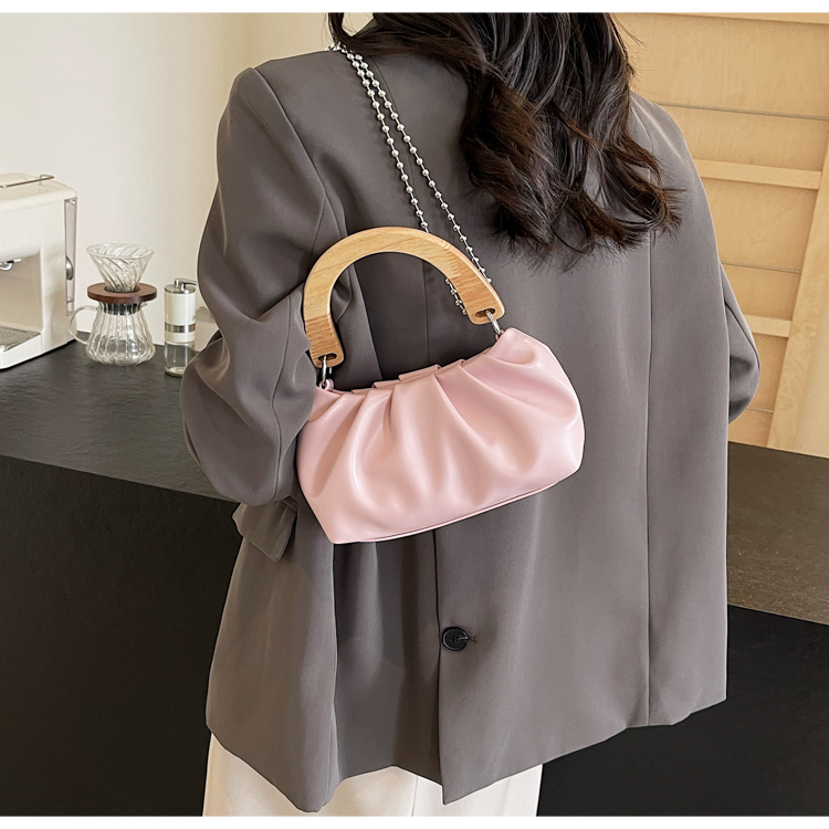 Women's Medium Pu Leather Solid Color Basic Classic Style Sewing Thread Magnetic Buckle Underarm Bag display picture 11