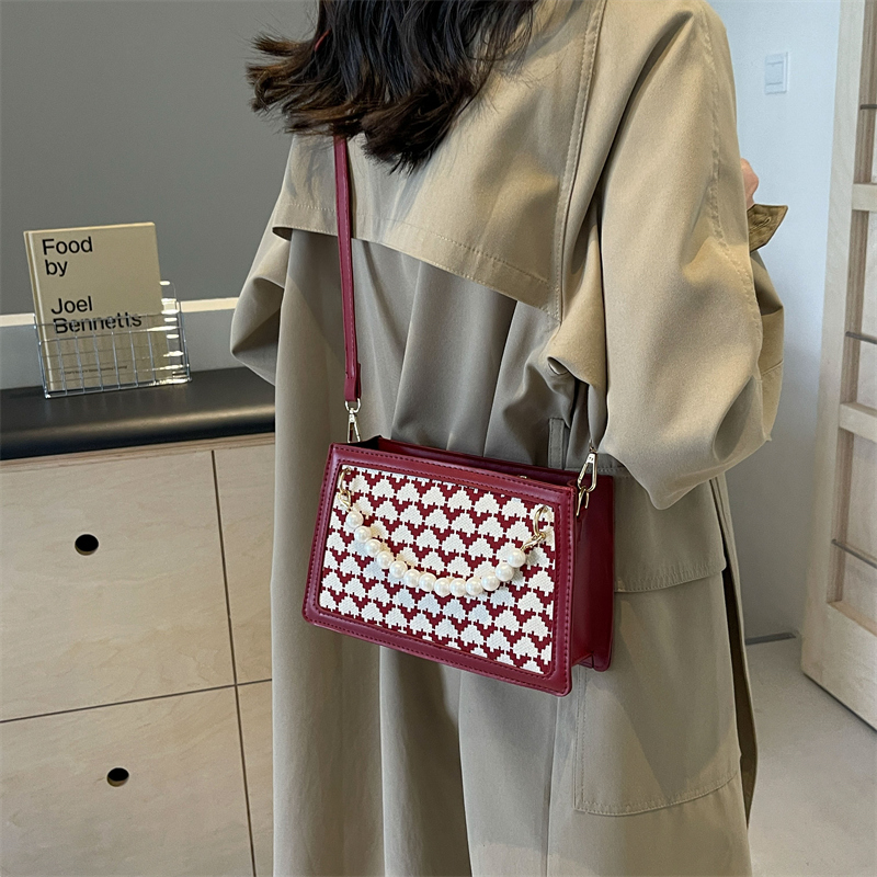 Women's Medium Checked Cloth Heart Shape Elegant Vintage Style Beading Zipper Underarm Bag display picture 1