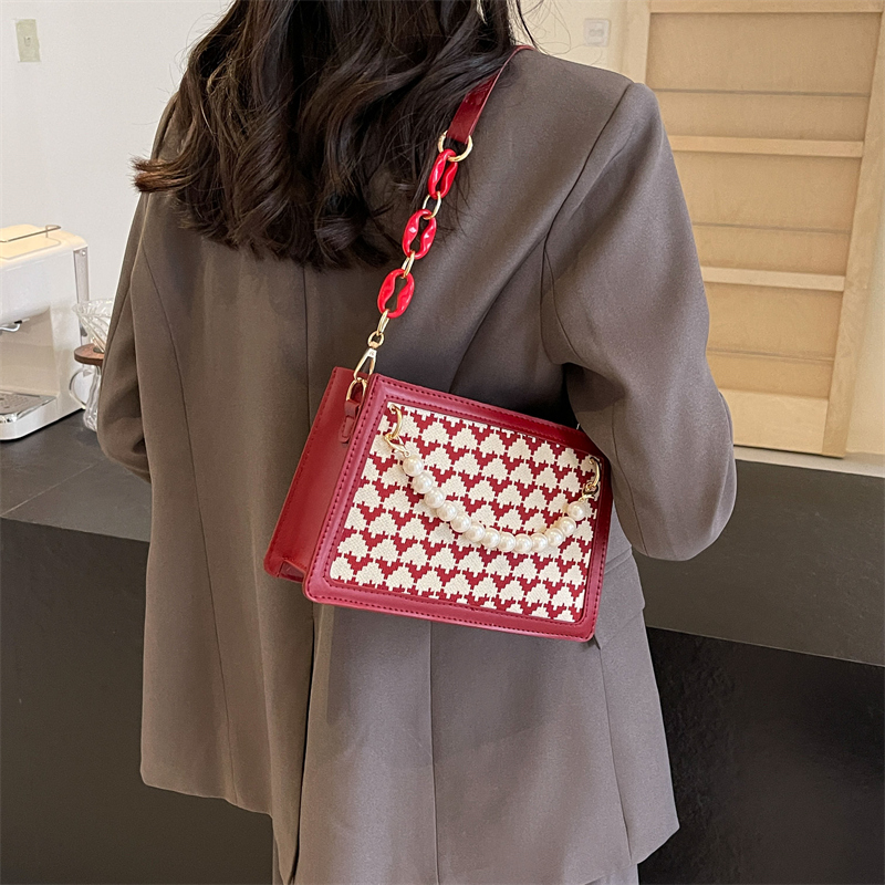 Women's Medium Checked Cloth Heart Shape Elegant Vintage Style Beading Zipper Underarm Bag display picture 19
