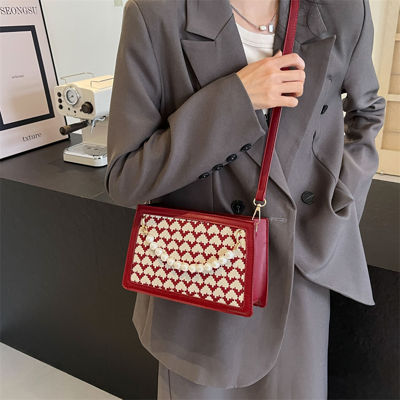 Women's Medium Checked Cloth Heart Shape Elegant Vintage Style Beading Zipper Underarm Bag display picture 16