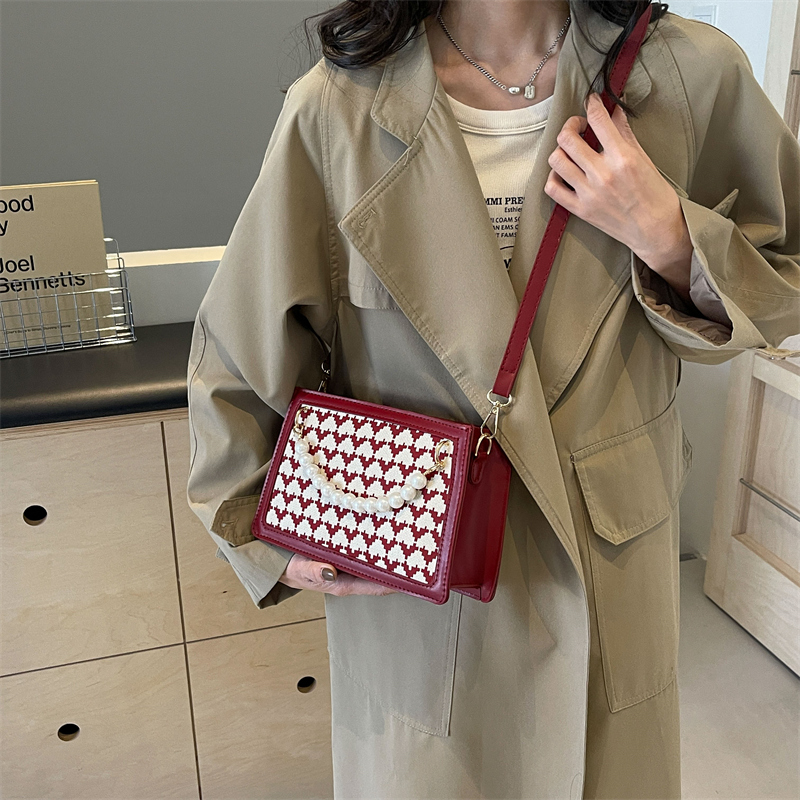 Women's Medium Checked Cloth Heart Shape Elegant Vintage Style Beading Zipper Underarm Bag display picture 5