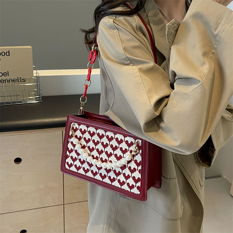 Women's Medium Checked Cloth Heart Shape Elegant Vintage Style Beading Zipper Underarm Bag display picture 24
