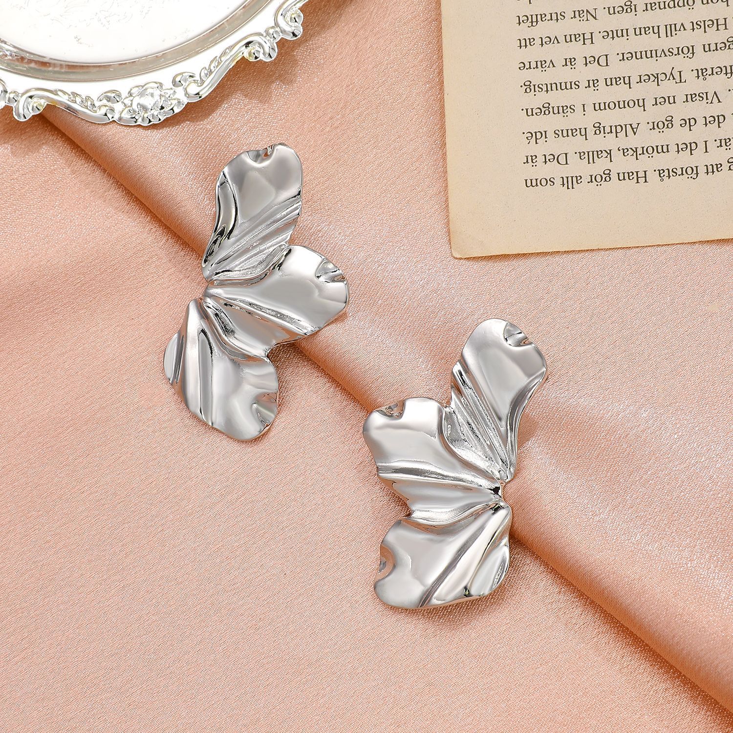 1 Pair Retro Exaggerated Flower Irregular Alloy Ear Studs display picture 4
