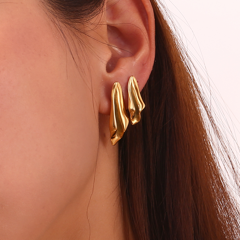 1 Pair Basic Simple Style Classic Style Geometric Solid Color Plating 316L Stainless Steel  18K Gold Plated Ear Studs display picture 9