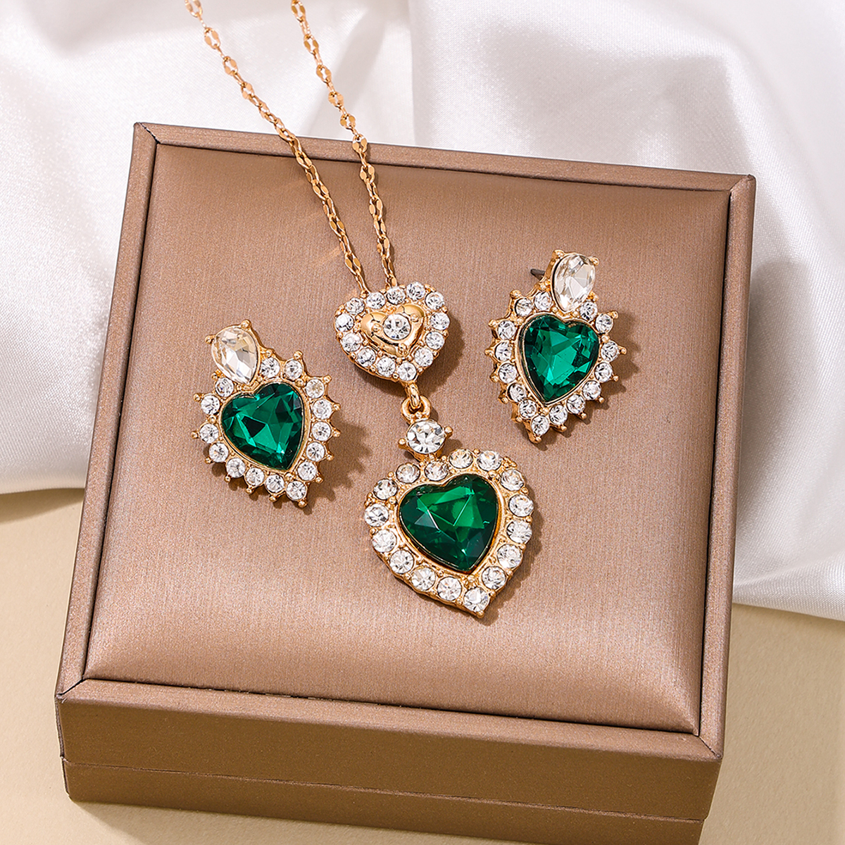 Simple Style Classic Style Heart Shape Alloy Inlay Resin Rhinestones Women's Jewelry Set display picture 3