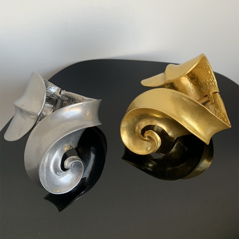 Retro Barocker Stil Überdimensioniert Spiral- Legierung Kupfer Vergoldet Versilbert Frau Armreif display picture 7